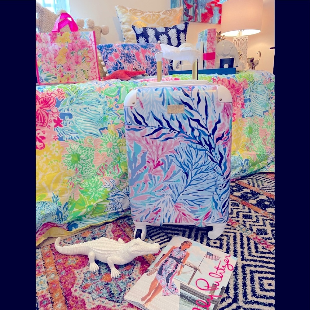 ❌SOLD❌Lilly Pulitzer NEW Kaleidoscope suitcase